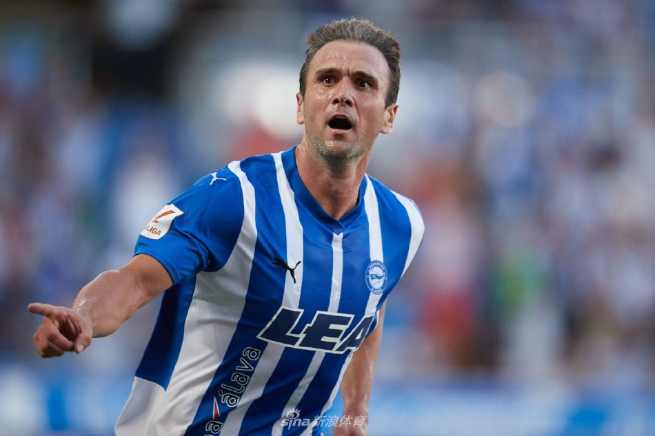 在对阵德约 在对阵德约